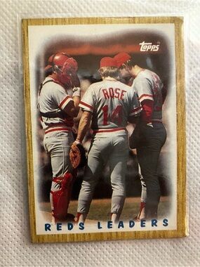 Topps Reds Leaders Card — Red, White & Gold